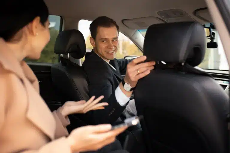 chauffeur uber avec cliente